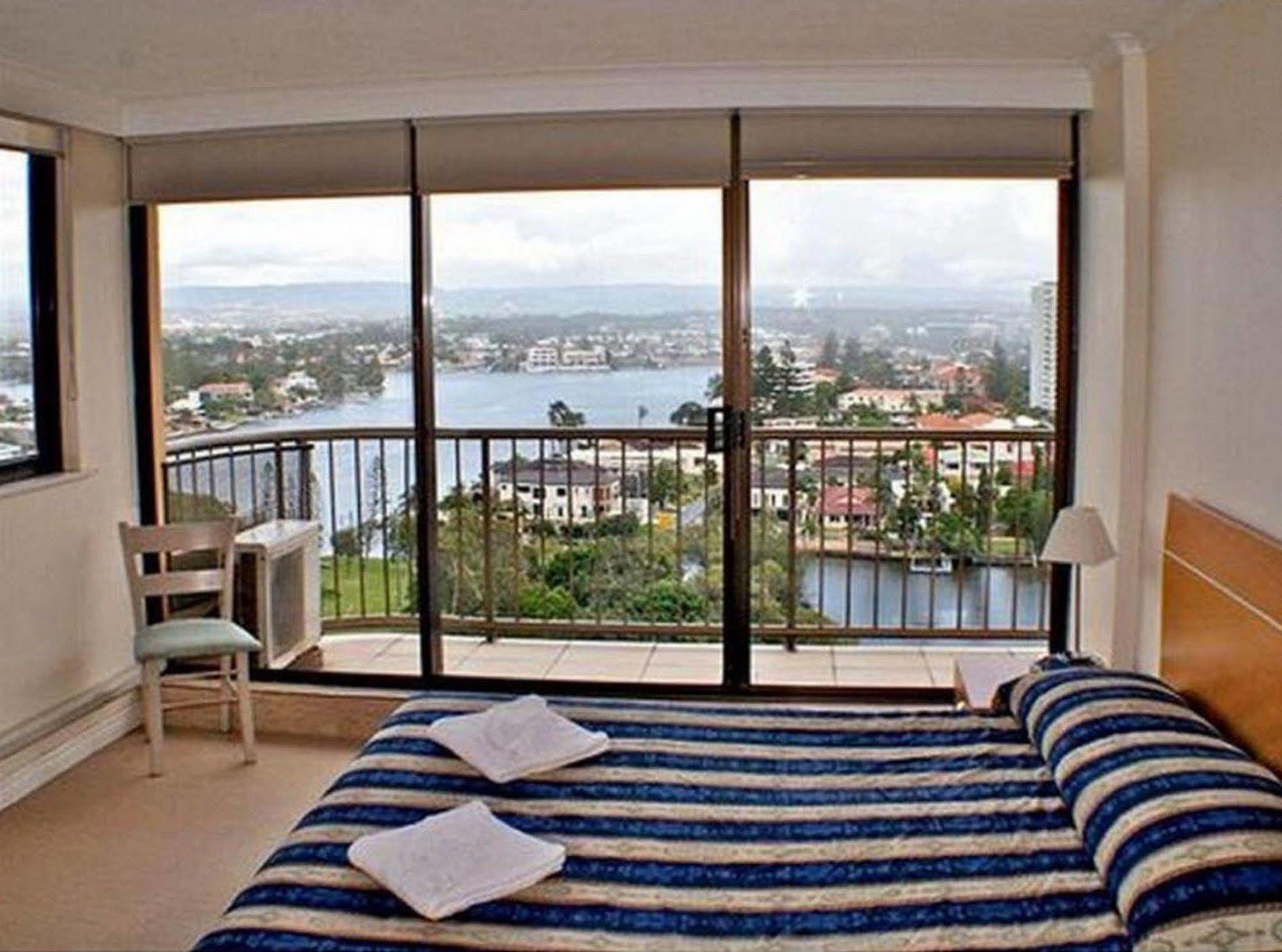 Anacapri Holiday Resort Apartments Surfers Paradise Exterior foto
